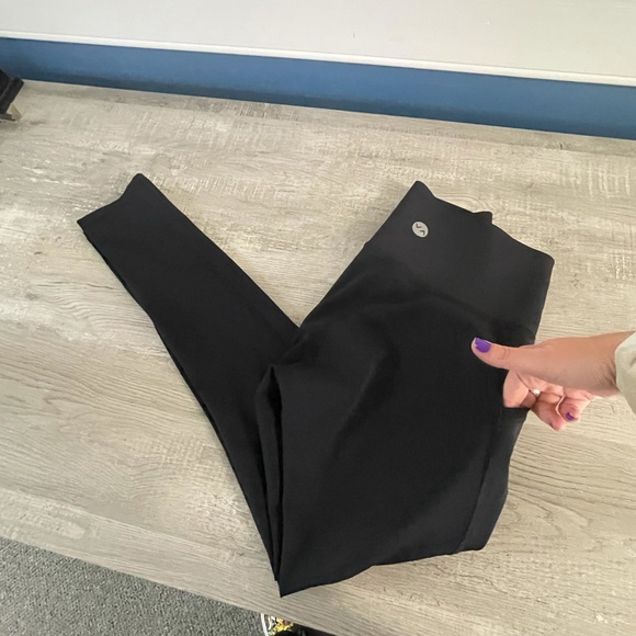 NWOT Black Interval leggings with pockets - Picture 2 of 5